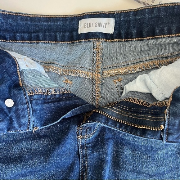 Blue Savvy Girls Denim ShortsSize 3/26No flaws
Gently worn - Picture 4 of 7